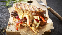 Spicy steak toast