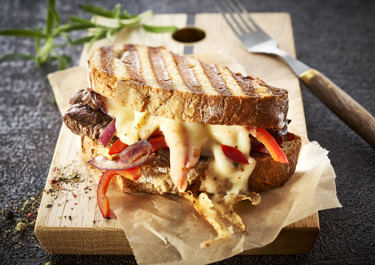 Spicy steak toast