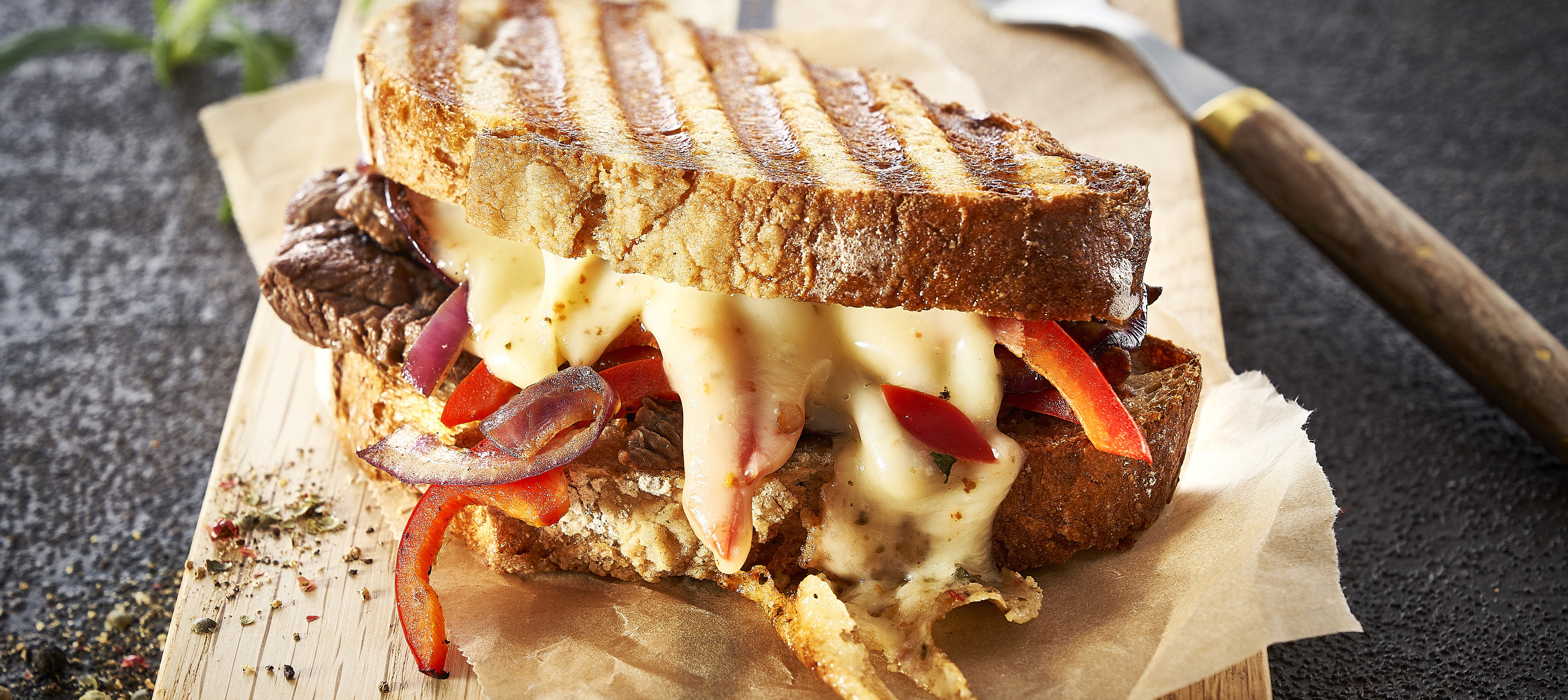 Spicy steak toast