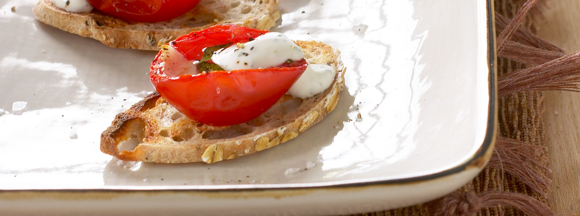 Bruschetta med honningbagte tomater