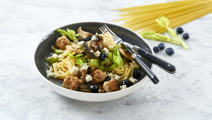 Pasta med svampe og kyllingekødboller