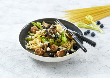 Pasta med svampe og kyllingekødboller