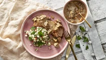 Skinkeschnitzler i svampe-teriyakisauce