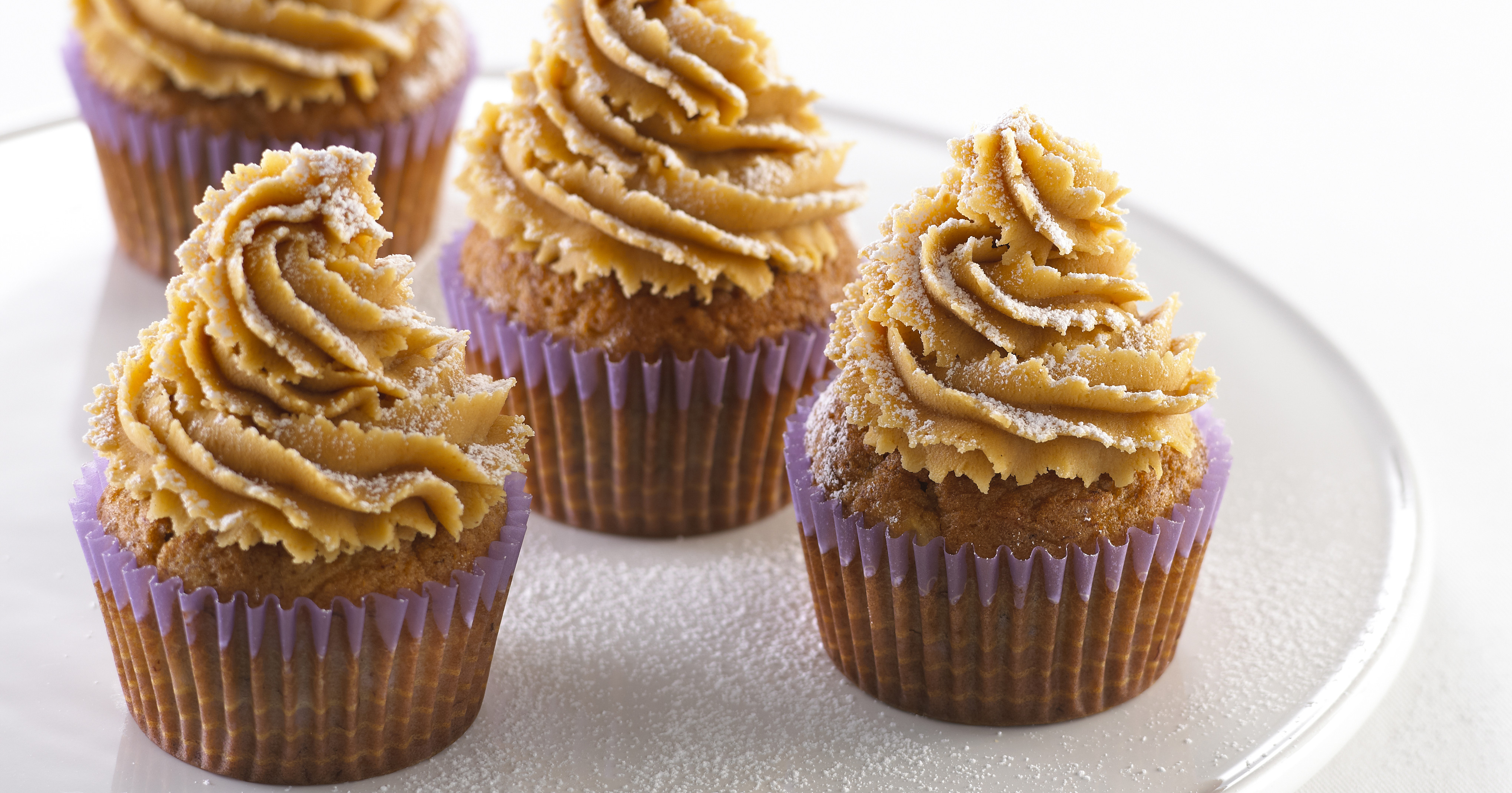 Banancupcakes med peanutbuttercreme