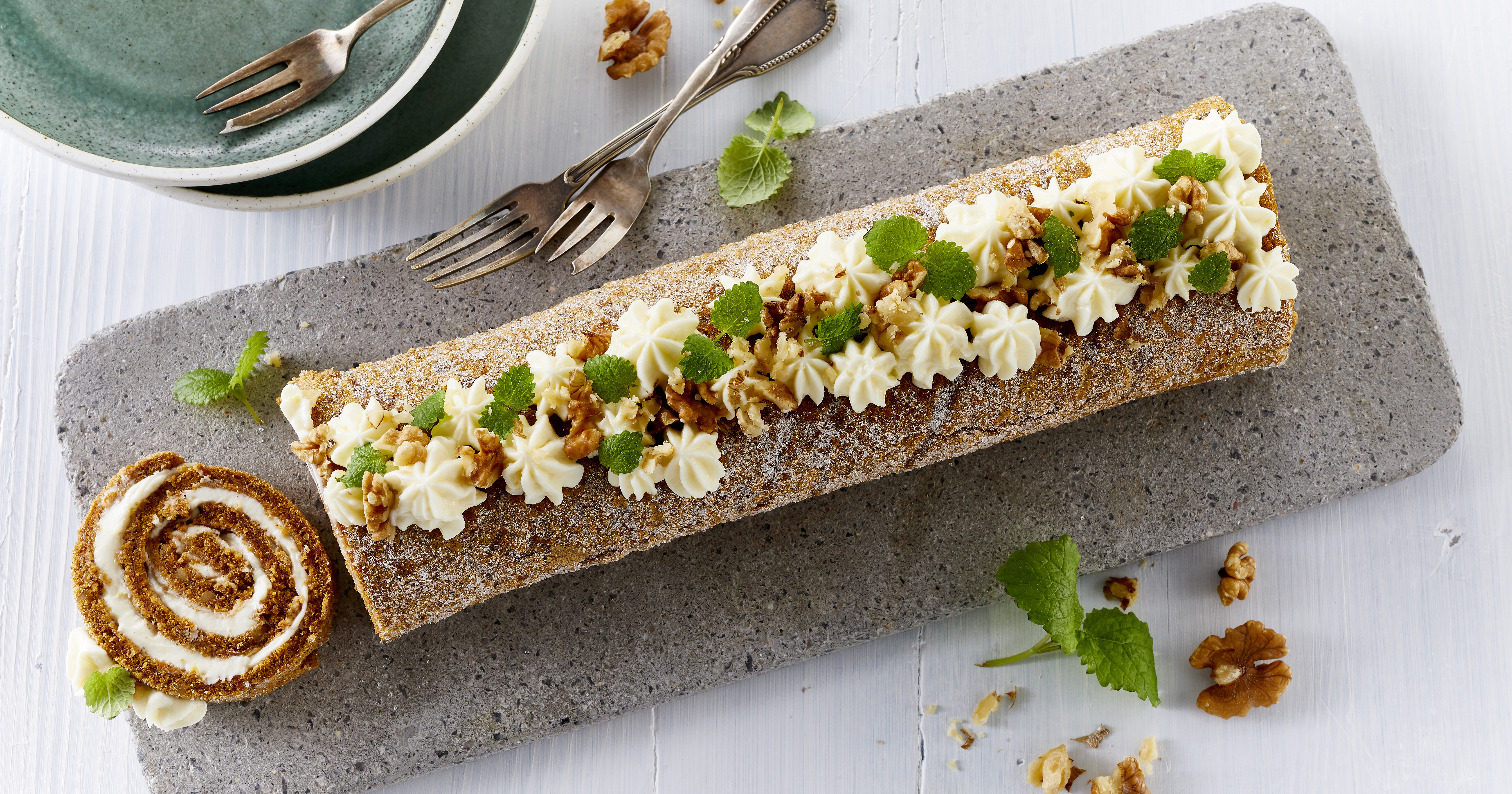 Gulerodskage-roulade