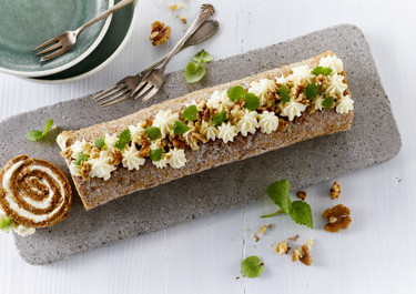 Gulerodskage-roulade