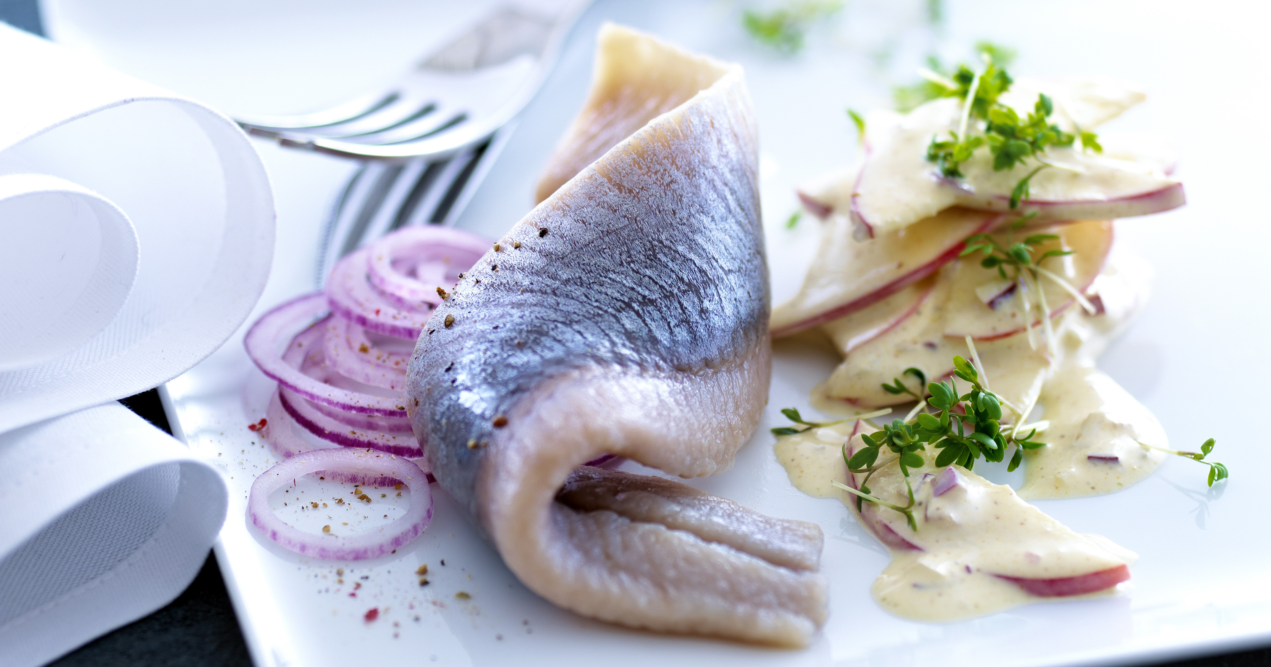 Marinerede sild med cremefraichesauce