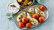 Kyllingebryst med kartofler og tomater i ovn