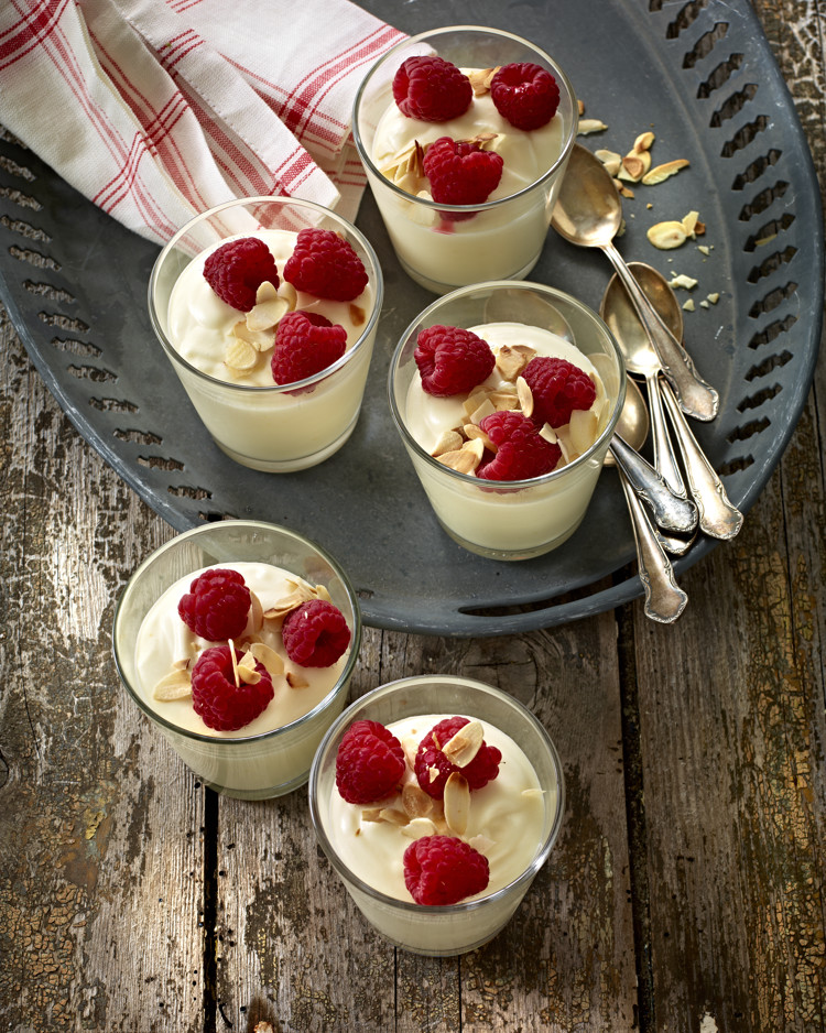 Hvid chokolademousse med citron - Nem Opskrift fra Arla | Arla