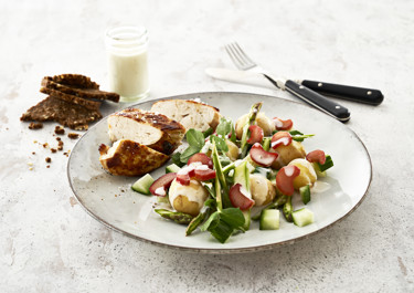 Kartoffelsalat med mormordressing og syltede rabarber