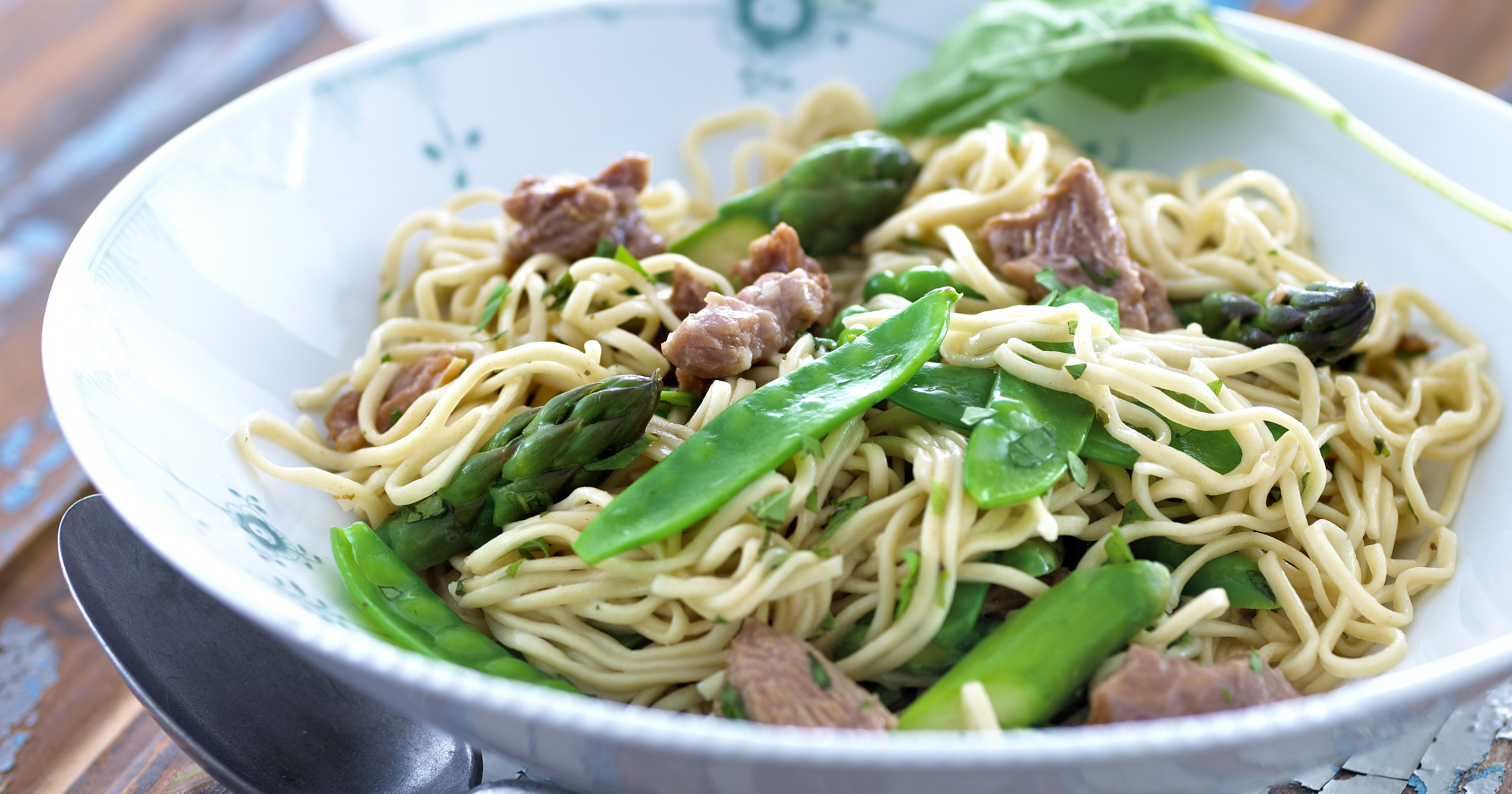 Ragout med gedekød og grønne urter