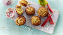 Rabarbermuffins med hvid chokolade og mandler